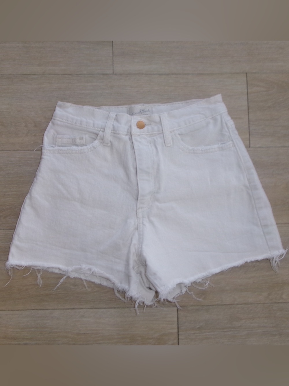 Universal Thread White High-Rise Frayed Hem Denim Shorts